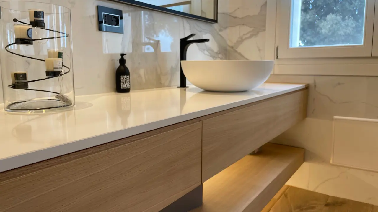 Come Integrare il Legno in un Design d’Interni Moderno